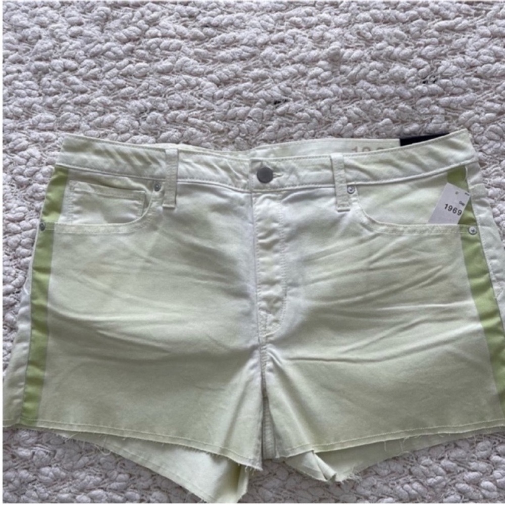 NWT GAP Women’s Mid Rise Slim Cut Offs  Mint Green Denim Shorts Size 31